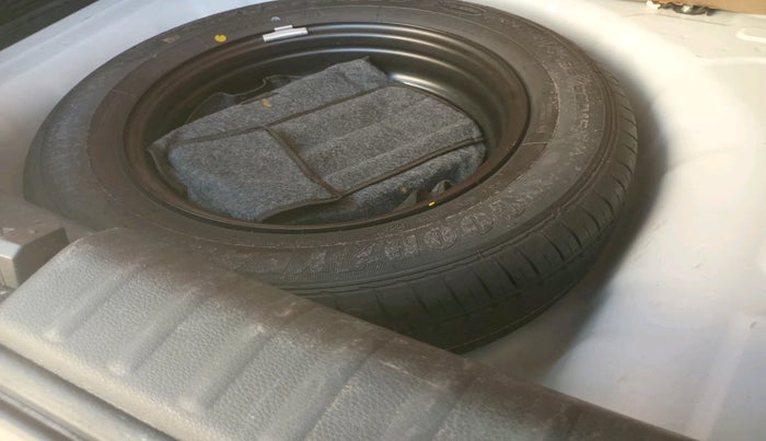 2020 KIA SONET HTX 1.0 IMT, Petrol, Manual, 32,550 km, tyre