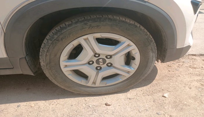 2020 KIA SONET HTX 1.0 IMT, Petrol, Manual, 32,550 km, tyre