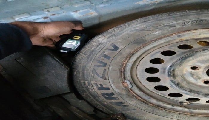 2015 Honda Amaze 1.2L I-VTEC S, Petrol, Manual, 72,244 km, tyre