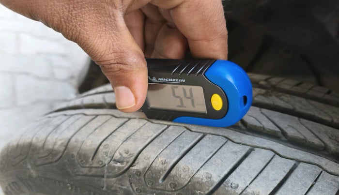 2012 Honda Jazz 1.2L I-VTEC SELECT, Petrol, Manual, 1,33,227 km, tyre