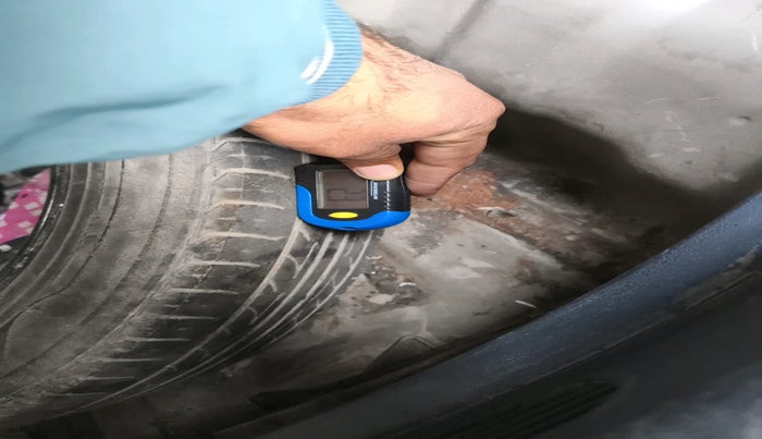 2012 Honda Jazz 1.2L I-VTEC SELECT, Petrol, Manual, 1,33,227 km, tyre