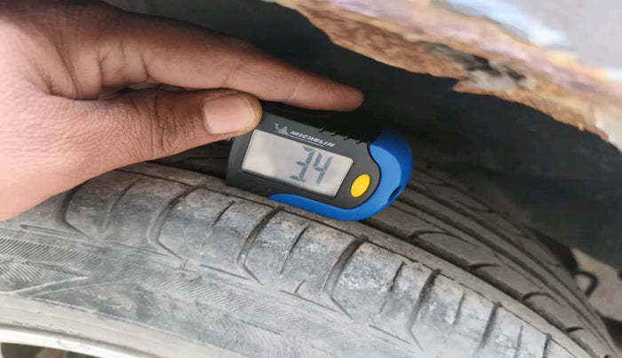 2012 Honda Jazz 1.2L I-VTEC SELECT, Petrol, Manual, 1,33,227 km, tyre