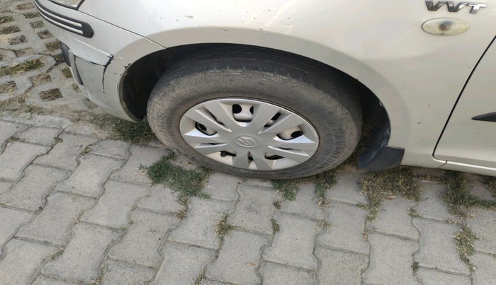 2017 Maruti Swift LXI (O), Petrol, Manual, 1,03,936 km, tyre