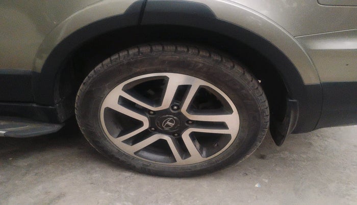 2017 Tata Hexa XTA 4X2 7 STR, Diesel, Automatic, 56,832 km, tyre