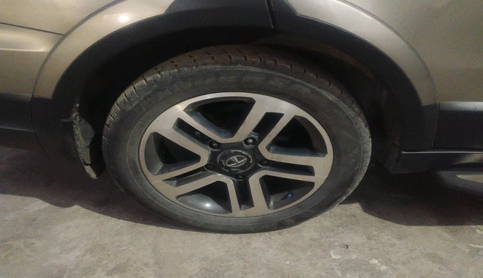 2017 Tata Hexa XTA 4X2 7 STR, Diesel, Automatic, 56,832 km, tyre