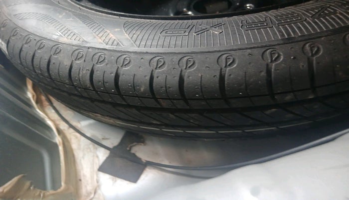 2021 Renault Kwid RXL, Petrol, Manual, 16,931 km, tyre