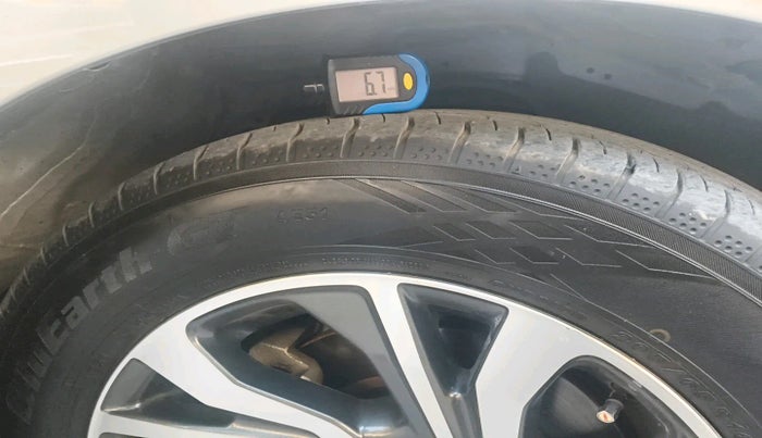 2022 Toyota Innova Crysta 2.4 VX 8 STR, Diesel, Manual, 57,593 km, tyre