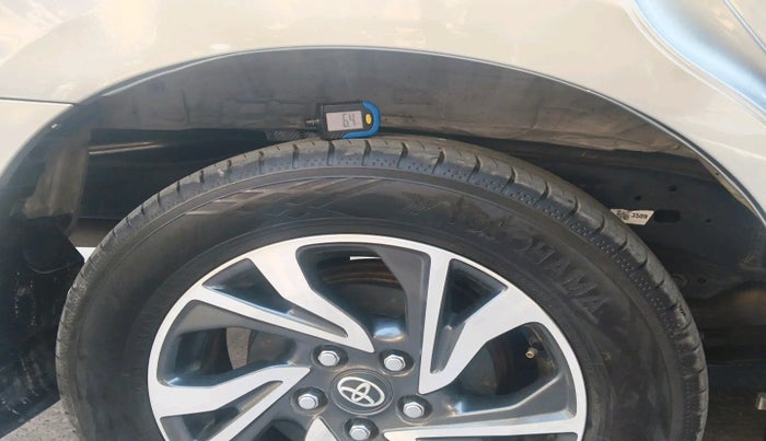 2022 Toyota Innova Crysta 2.4 VX 8 STR, Diesel, Manual, 57,593 km, tyre