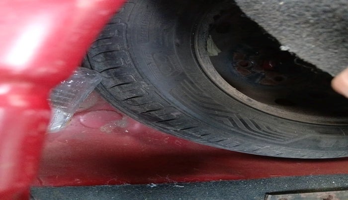 2016 Hyundai Eon MAGNA +, Petrol, Manual, 64,609 km, tyre