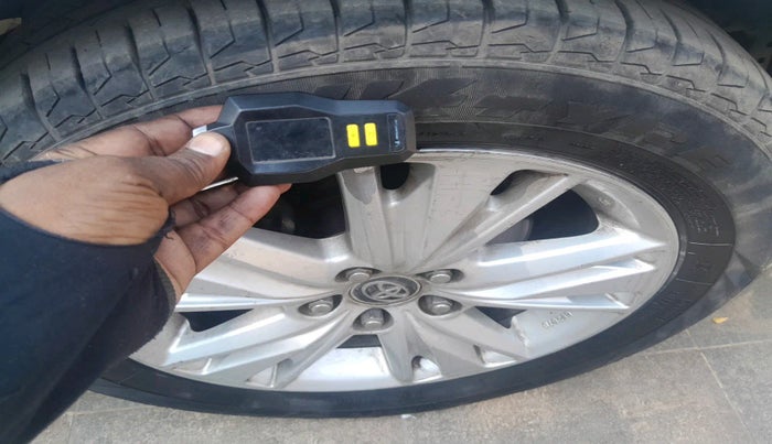 2020 Toyota Innova Crysta 2.4 ZX 7 STR, Diesel, Manual, 62,072 km, tyre