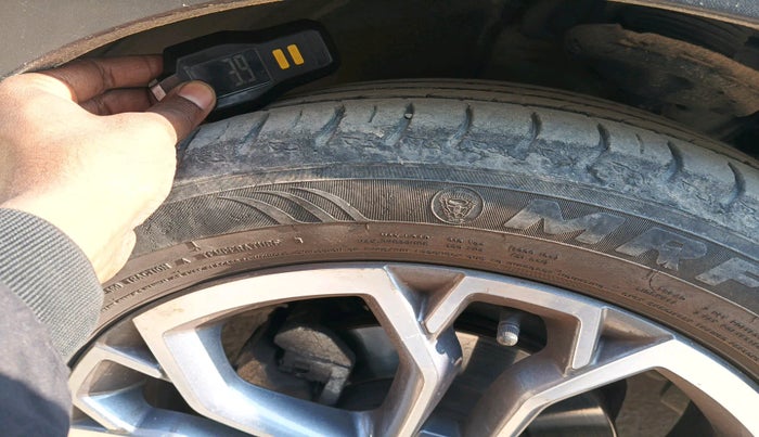 2021 Skoda KUSHAQ STYLE 1.0L TSI MT, Petrol, Manual, 45,889 km, tyre