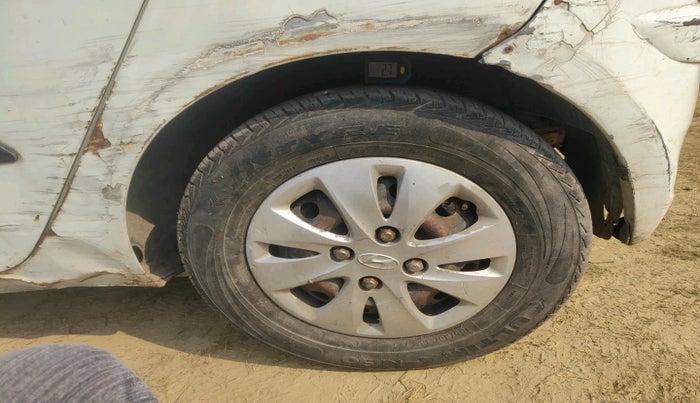 2011 Hyundai i10 MAGNA 1.1, Petrol, Manual, 80,086 km, tyre