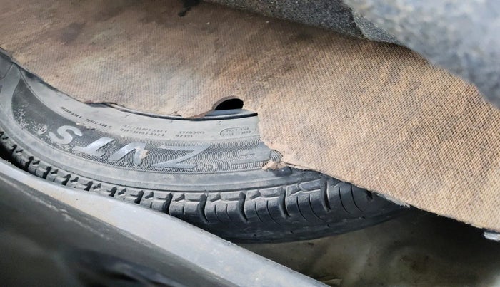 2012 Hyundai i20 MAGNA 1.2, Petrol, Manual, 45,417 km, tyre