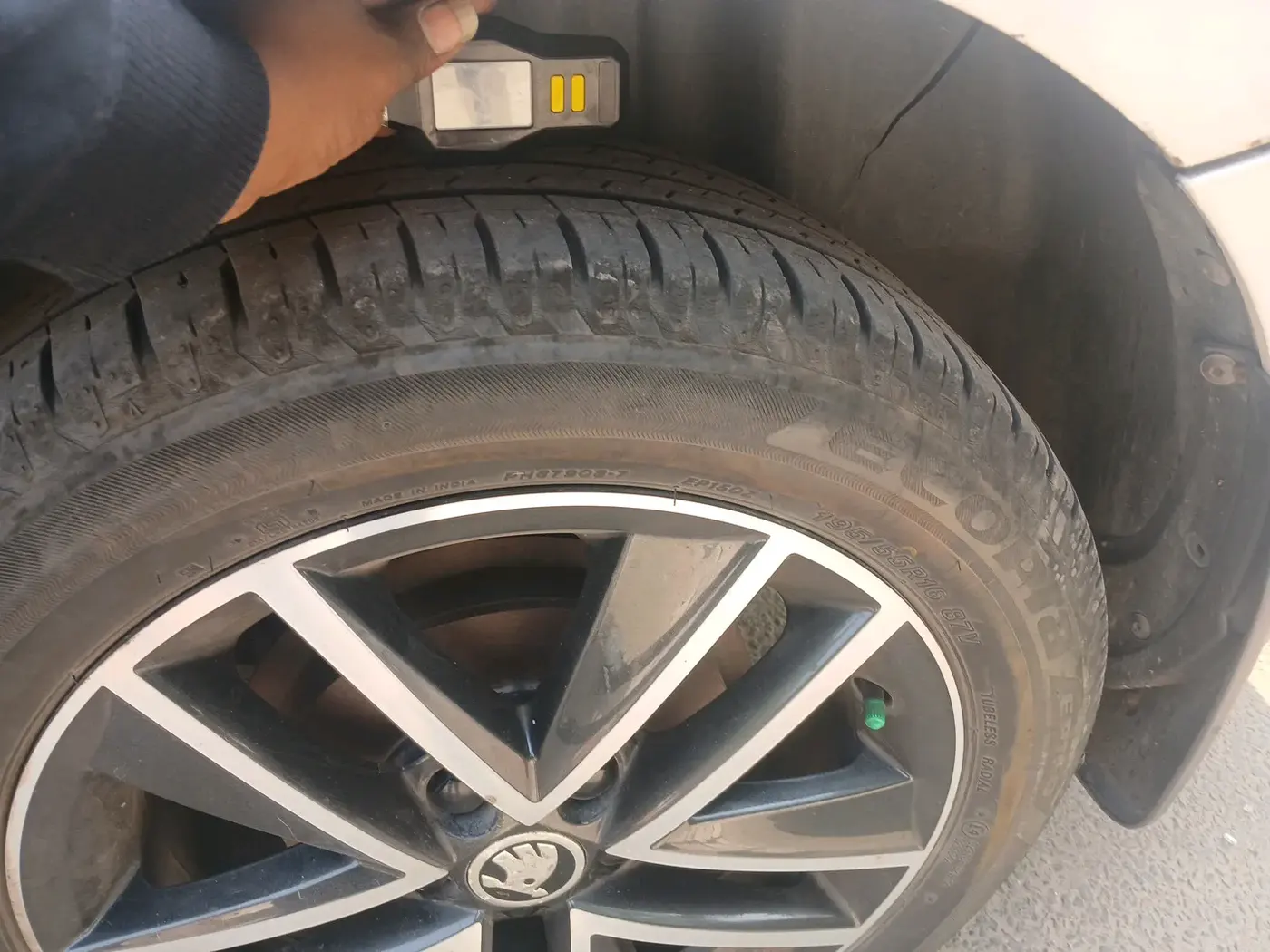 2019 Skoda Rapid STYLE 1.6 MPI AT, Petrol, Automatic, 58,998 km, tyre