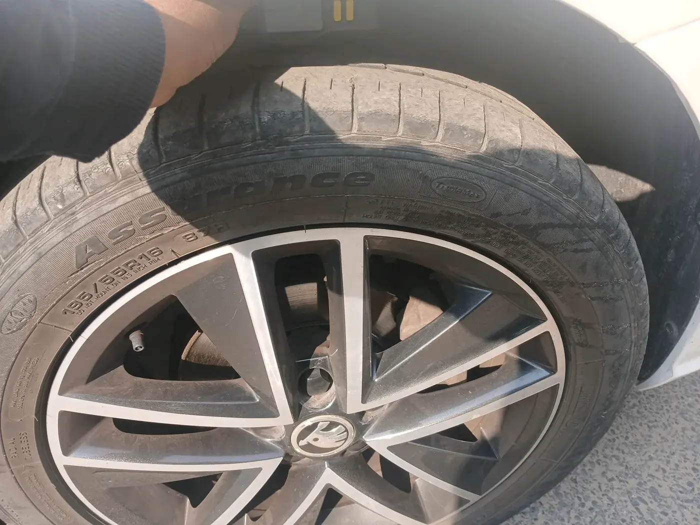 2019 Skoda Rapid STYLE 1.6 MPI AT, Petrol, Automatic, 58,998 km, tyre