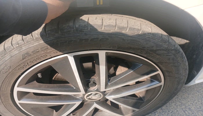 2019 Skoda Rapid STYLE 1.6 MPI AT, Petrol, Automatic, 58,998 km, tyre