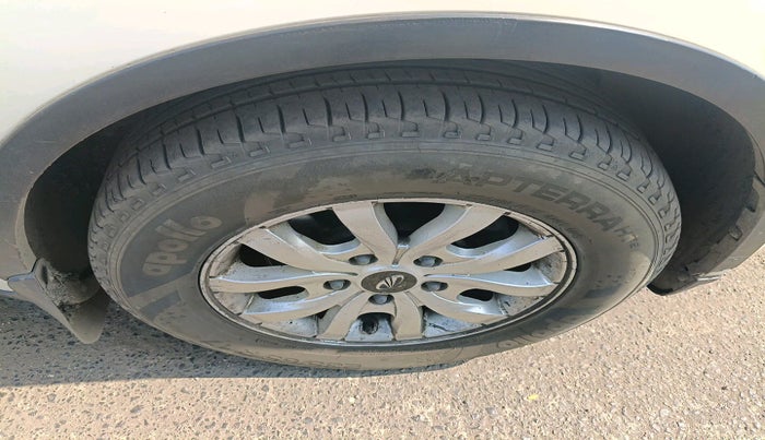 2017 Mahindra XUV500 W8 AWD, Diesel, Manual, 1,09,618 km, tyre