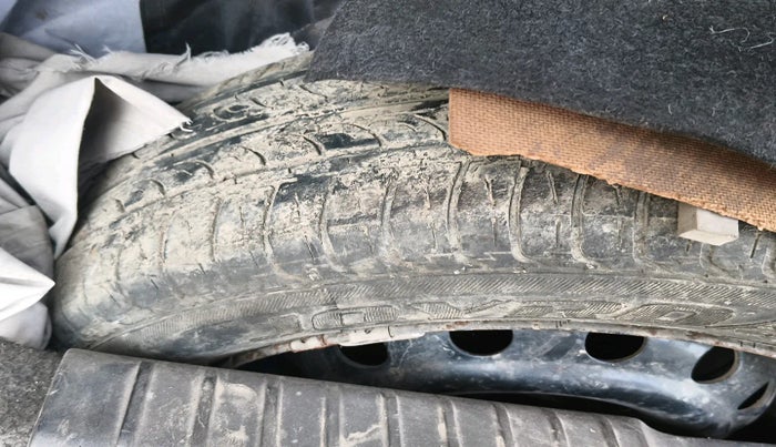 2013 Chevrolet Sail UVA 1.2 LS, Petrol, Manual, 73,845 km, tyre