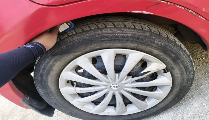 2013 Chevrolet Sail UVA 1.2 LS, Petrol, Manual, 73,845 km, tyre