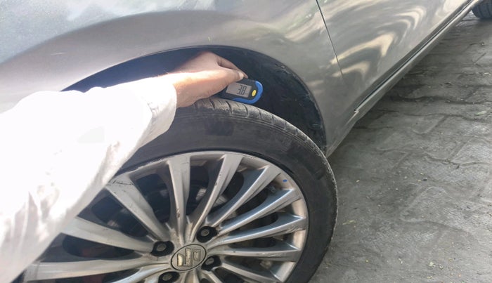 2016 Maruti Ciaz ZDI+ SHVS, Diesel, Manual, 1,08,212 km, tyre