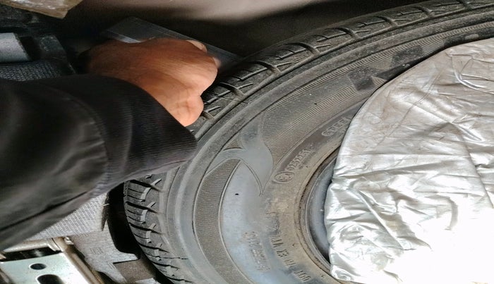 2013 Honda Amaze 1.2L I-VTEC VX, Petrol, Manual, 71,486 km, tyre