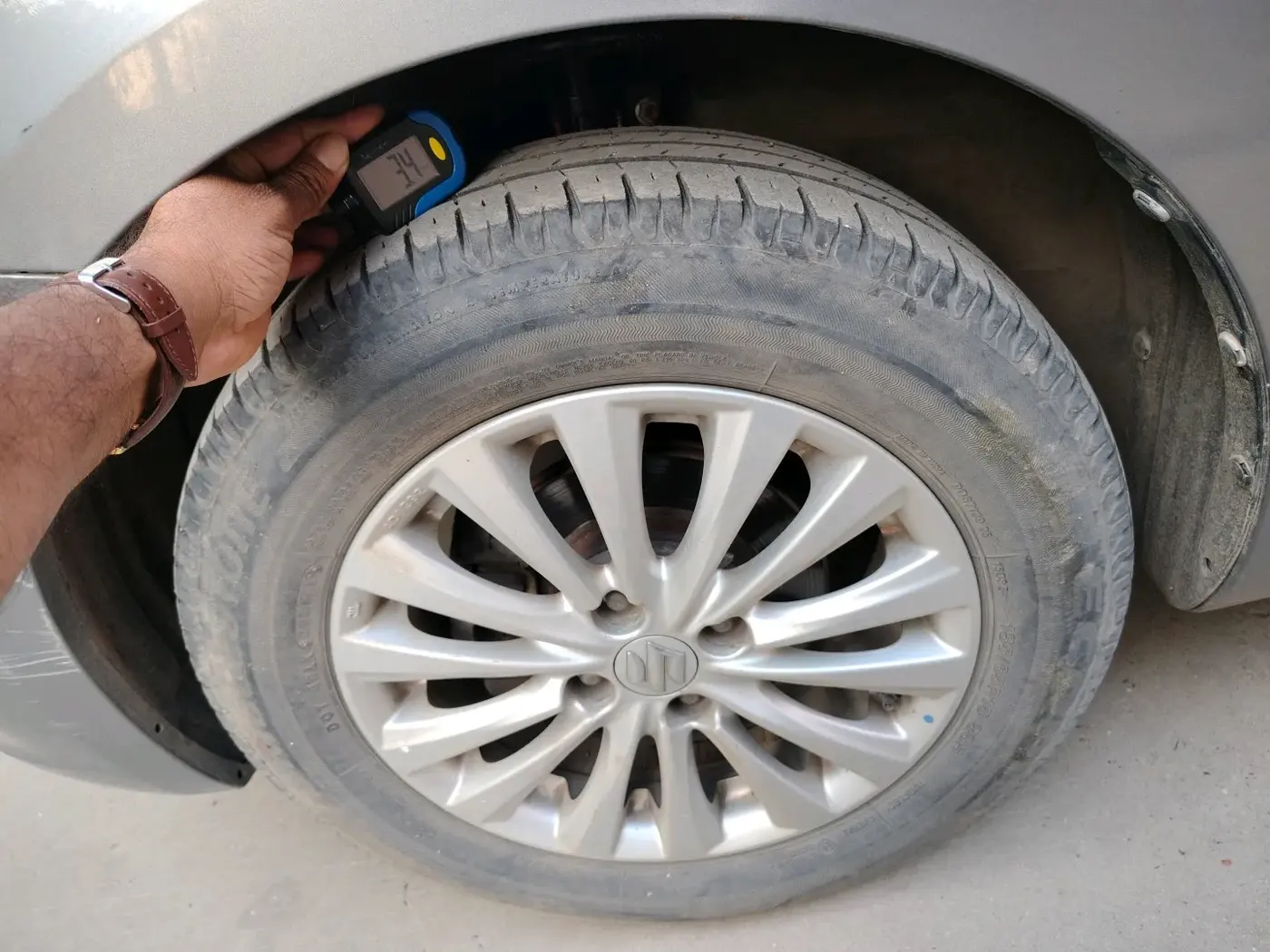 2015 Maruti Ciaz ZXI AT, Petrol, Automatic, 87,421 km, tyre