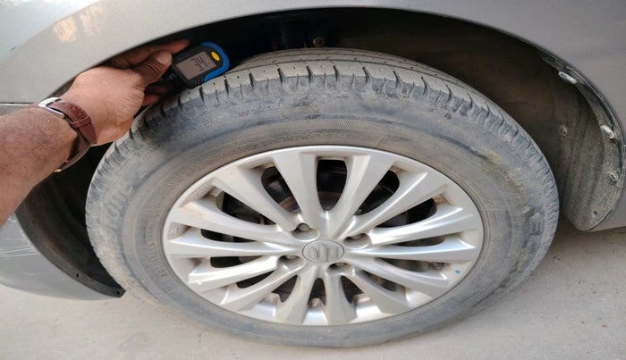 2015 Maruti Ciaz ZXI AT, Petrol, Automatic, 87,421 km, tyre