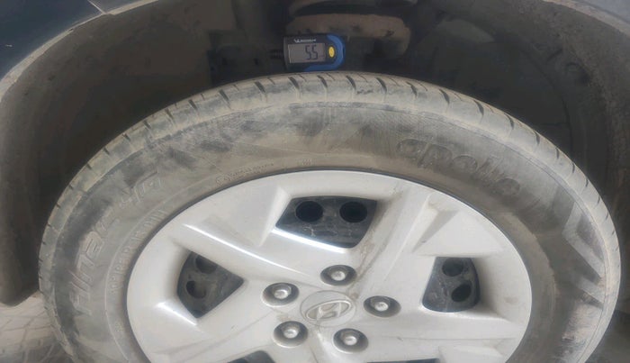 2021 Hyundai VENUE E 1.2, Petrol, Manual, 24,281 km, tyre