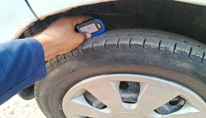 2012 Maruti Wagon R 1.0 LXI CNG, Petrol, Manual, 71,675 km, tyre