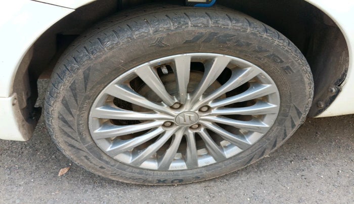 2015 Maruti Ciaz ZXI+, Petrol, Manual, 1,03,781 km, tyre