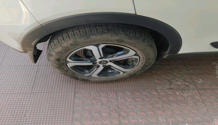 2022 Tata NEXON XZA PLUS SUNROOF DUAL TONE PETROL, Petrol, Automatic, 16,317 km, tyre