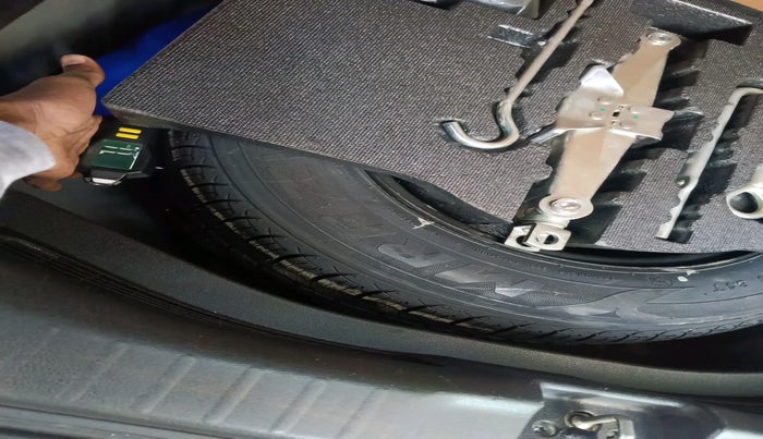 2015 Honda Jazz 1.2L I-VTEC V AT, Petrol, Automatic, 37,503 km, tyre