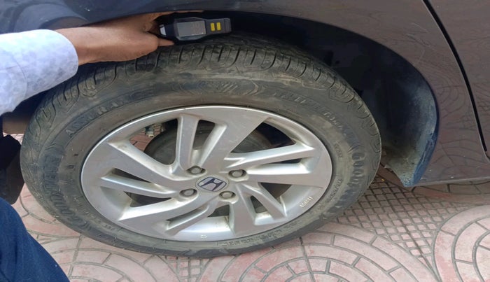 2015 Honda Jazz 1.2L I-VTEC V AT, Petrol, Automatic, 37,503 km, tyre