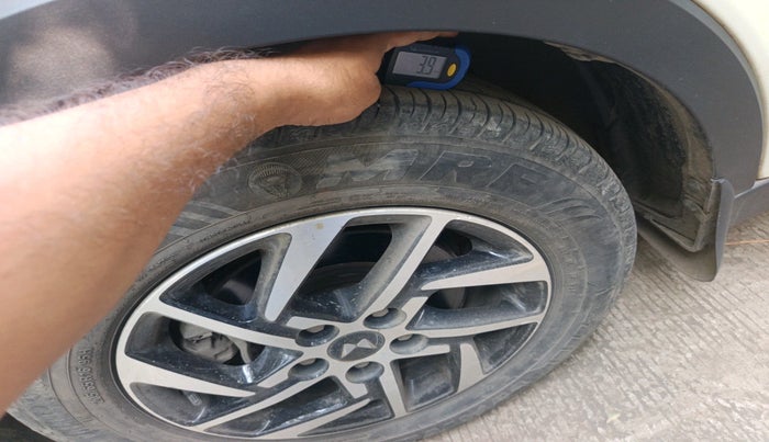 2022 Mahindra XUV300 W8 (O) 1.2 PETROL, Petrol, Manual, 16,722 km, tyre