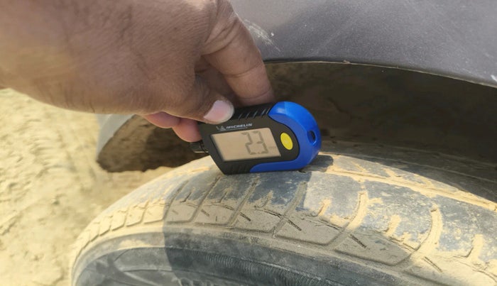 2017 Hyundai Grand i10 MAGNA 1.2 KAPPA VTVT, Petrol, Manual, 1,66,472 km, tyre