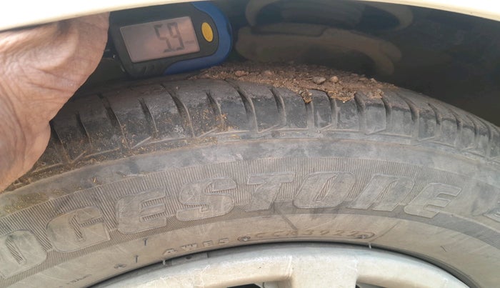 2015 Hyundai i10 MAGNA 1.1, Petrol, Manual, 60,366 km, tyre