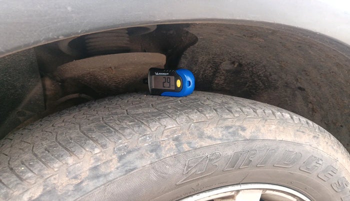 2016 Mahindra XUV500 W8, Diesel, Manual, 1,90,514 km, tyre