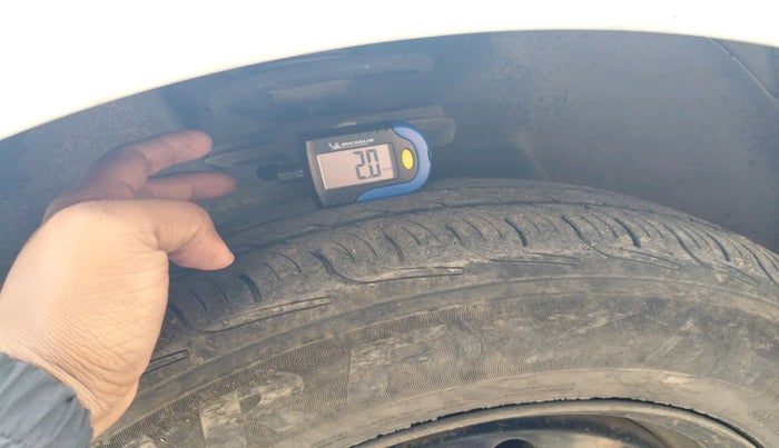 2011 Maruti Swift VDI, Diesel, Manual, 2,84,003 km, tyre