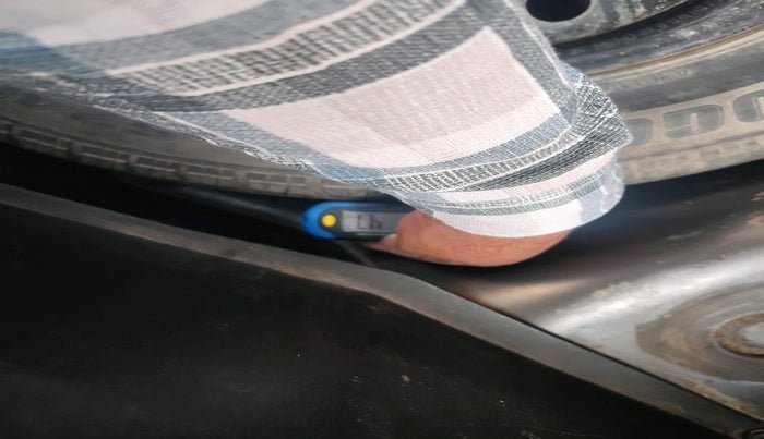 2016 Maruti Swift VDI, Diesel, Manual, 94,001 km, tyre