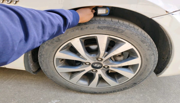 2014 Hyundai Verna FLUIDIC 1.4 VTVT CX, Petrol, Manual, 2,10,315 km, tyre