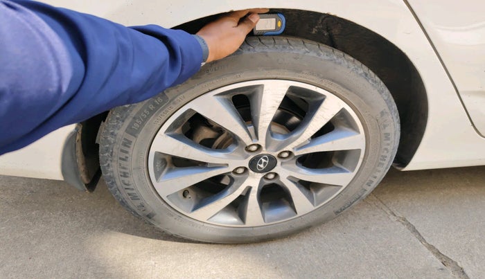 2014 Hyundai Verna FLUIDIC 1.4 VTVT CX, Petrol, Manual, 2,10,315 km, tyre