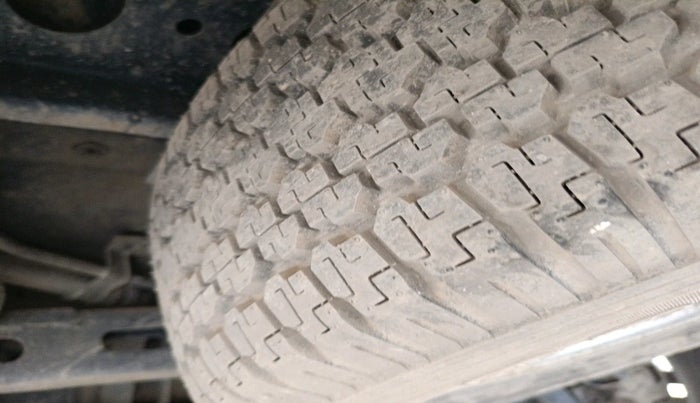 2018 Tata Hexa XTA 4X2 7 STR, Diesel, Automatic, 1,21,141 km, tyre