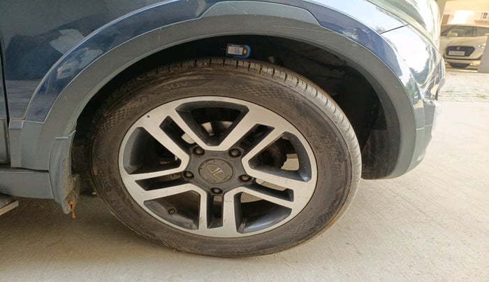 2018 Tata Hexa XTA 4X2 7 STR, Diesel, Automatic, 1,21,141 km, tyre