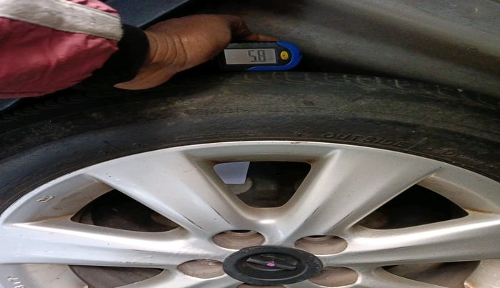 2011 Toyota Corolla Altis G PETROL, Petrol, Manual, 44,121 km, tyre