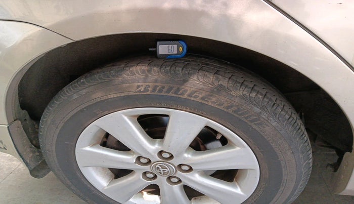 2011 Toyota Corolla Altis G PETROL, Petrol, Manual, 44,121 km, tyre