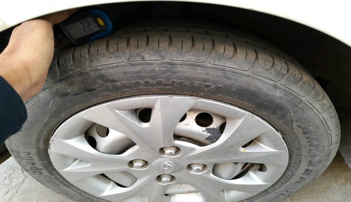 2015 Hyundai Grand i10 SPORTZ 1.2 KAPPA VTVT, Petrol, Manual, 37,273 km, tyre