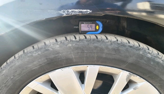 2015 Volkswagen Vento COMFORTLINE 1.5 AT, Diesel, Automatic, 99,820 km, tyre