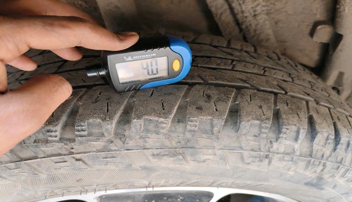 2018 Renault Duster RXS CVT, Petrol, Automatic, 1,06,654 km, tyre