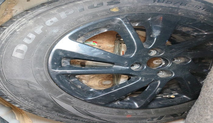 2013 Maruti Swift ZXI, Petrol, Manual, 1,17,211 km, tyre