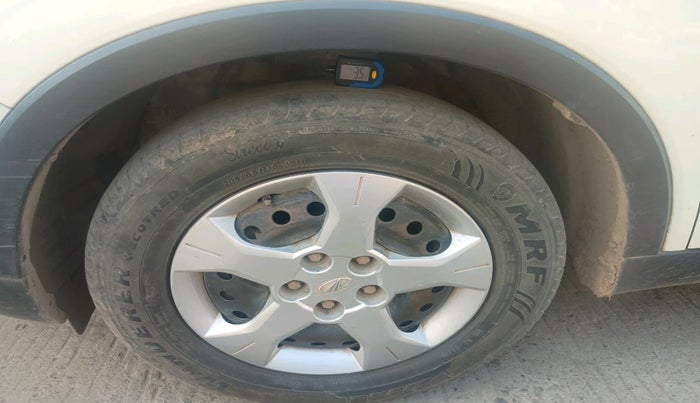 2022 Mahindra XUV300 W6 1.5 Sunroof Diesel, Diesel, Manual, 37,422 km, tyre